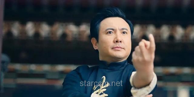 贾玲事业转型背后的娱乐行业新动向：挑战与机遇并存